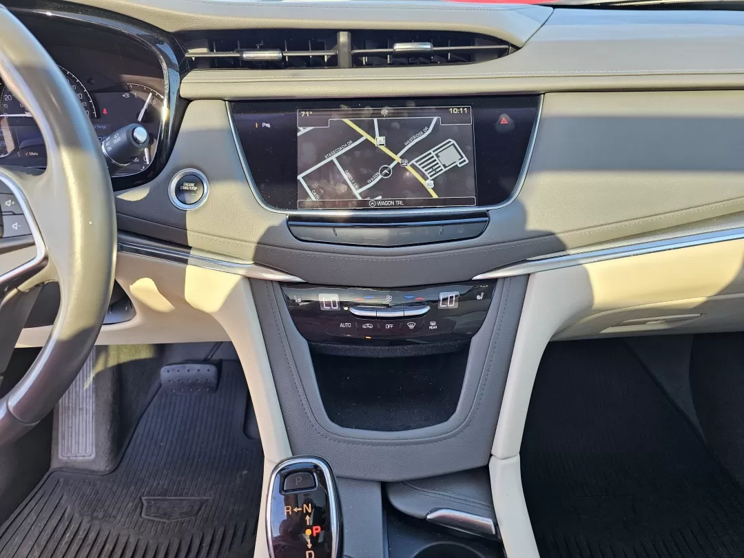2018 /Cirrus Cadillac XT5 Luxury FWD (1GYKNCRS4JZ) with an Other engine, located at 3959 U.S. 80 W, Phenix City, AL, 36870, (334) 297-4885, 32.469296, -85.135185 - **Experience Luxury on Every Adventure with the 2018 Cadillac XT5** <br /> Are you in search of the perfect vehicle to elevate your daily commute while providing versatility for weekend getaways? Look no further than the stunning 2018 Cadillac XT5 Luxury FWD, available now at Gils Auto in Phenix Ci - Photo#11