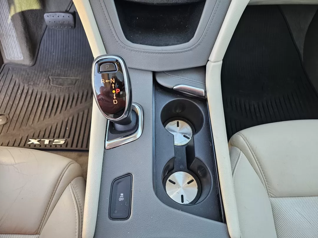 2018 /Cirrus Cadillac XT5 Luxury FWD (1GYKNCRS4JZ) with an Other engine, located at 3959 U.S. 80 W, Phenix City, AL, 36870, (334) 297-4885, 32.469296, -85.135185 - **Experience Luxury on Every Adventure with the 2018 Cadillac XT5** <br /> Are you in search of the perfect vehicle to elevate your daily commute while providing versatility for weekend getaways? Look no further than the stunning 2018 Cadillac XT5 Luxury FWD, available now at Gils Auto in Phenix Ci - Photo#12