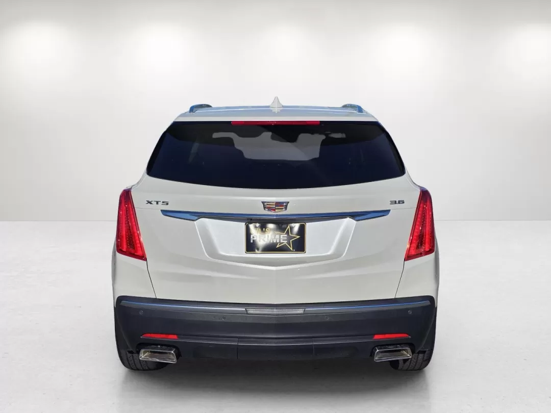 2018 /Cirrus Cadillac XT5 Luxury FWD (1GYKNCRS4JZ) with an Other engine, located at 3959 U.S. 80 W, Phenix City, AL, 36870, (334) 297-4885, 32.469296, -85.135185 - **Experience Luxury on Every Adventure with the 2018 Cadillac XT5** <br /> Are you in search of the perfect vehicle to elevate your daily commute while providing versatility for weekend getaways? Look no further than the stunning 2018 Cadillac XT5 Luxury FWD, available now at Gils Auto in Phenix Ci - Photo#6