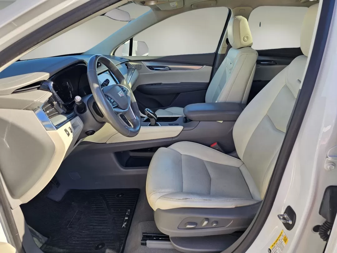 2018 /Cirrus Cadillac XT5 Luxury FWD (1GYKNCRS4JZ) with an Other engine, located at 3959 U.S. 80 W, Phenix City, AL, 36870, (334) 297-4885, 32.469296, -85.135185 - **Experience Luxury on Every Adventure with the 2018 Cadillac XT5** <br /> Are you in search of the perfect vehicle to elevate your daily commute while providing versatility for weekend getaways? Look no further than the stunning 2018 Cadillac XT5 Luxury FWD, available now at Gils Auto in Phenix Ci - Photo#10