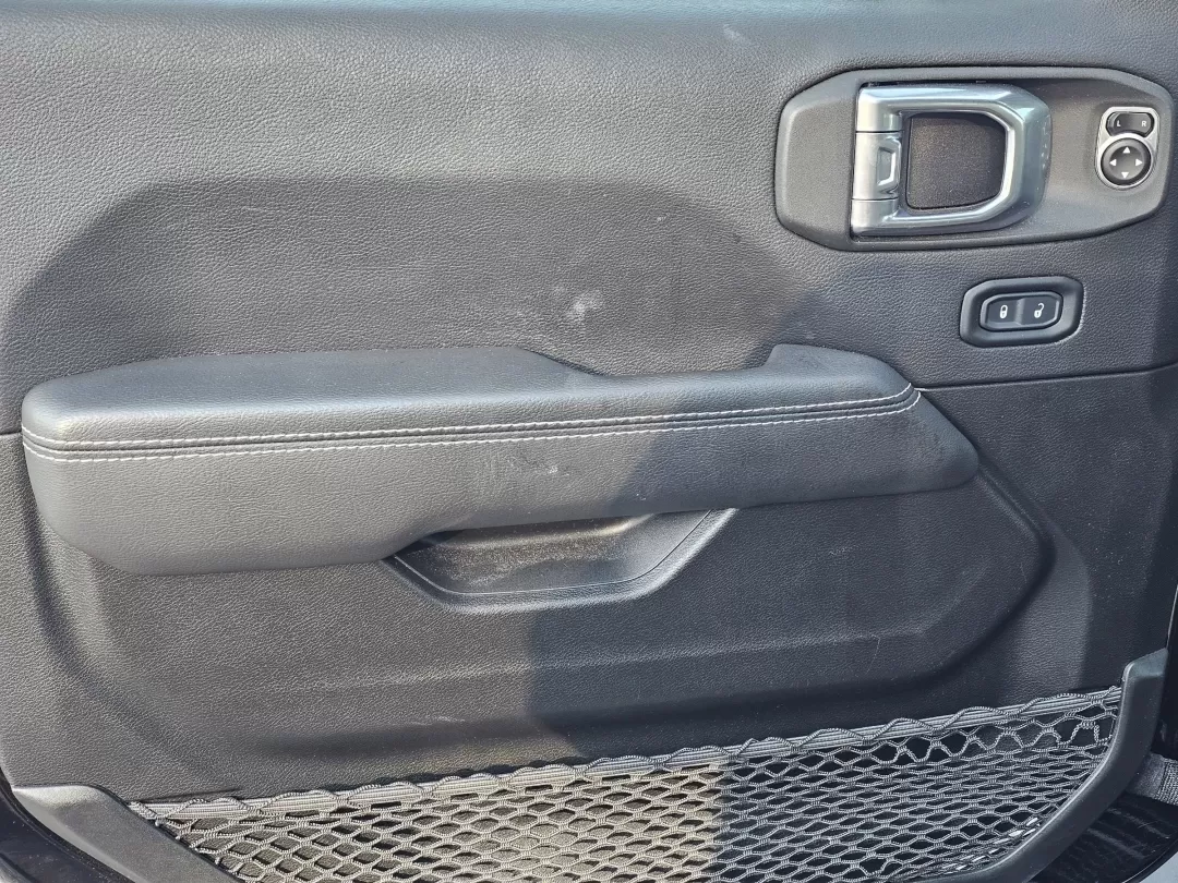 2021 /Dark Saddle/Black Jeep Wrangler Unlimited Sahara (1C4HJXENXMW) with an Other engine, located at 5115 14th Ave., Columbus, GA, 31904, (706) 323-0345, 32.511494, -84.971046 - **2021 Jeep Wrangler Unlimited Sahara: The Ultimate Adventure Companion!**<br /> <br /> Are you ready to elevate your lifestyle and embrace the thrill of the open road? The 2021 Jeep Wrangler Unlimited Sahara is here to take you on unforgettable adventures, whether you're conquering rugged terrains, - Photo#9