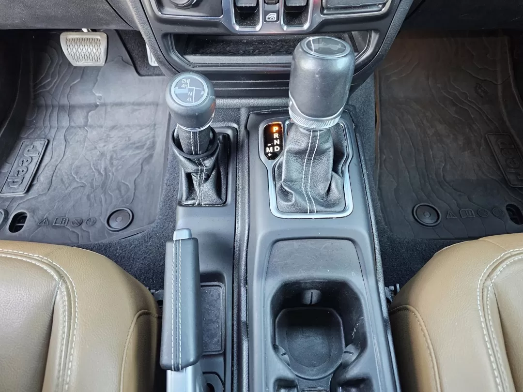 2021 /Dark Saddle/Black Jeep Wrangler Unlimited Sahara (1C4HJXENXMW) with an Other engine, located at 5115 14th Ave., Columbus, GA, 31904, (706) 323-0345, 32.511494, -84.971046 - **2021 Jeep Wrangler Unlimited Sahara: The Ultimate Adventure Companion!**<br /> <br /> Are you ready to elevate your lifestyle and embrace the thrill of the open road? The 2021 Jeep Wrangler Unlimited Sahara is here to take you on unforgettable adventures, whether you're conquering rugged terrains, - Photo#13