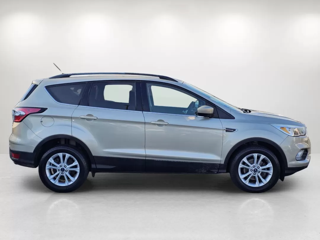 2018 Ford Escape SE (1FMCU0GD5JU) with an Other engine, located at 3959 U.S. 80 W, Phenix City, AL, 36870, (334) 297-4885, 32.469296, -85.135185 - **Experience Life on the Go with the 2018 Ford Escape SE from Gils Auto!** <br /> <br /> Are you looking for the perfect vehicle that fits your adventurous lifestyle while providing the comfort and reliability you need? The 2018 Ford Escape SE is a versatile SUV designed for everything from family o - Photo#3