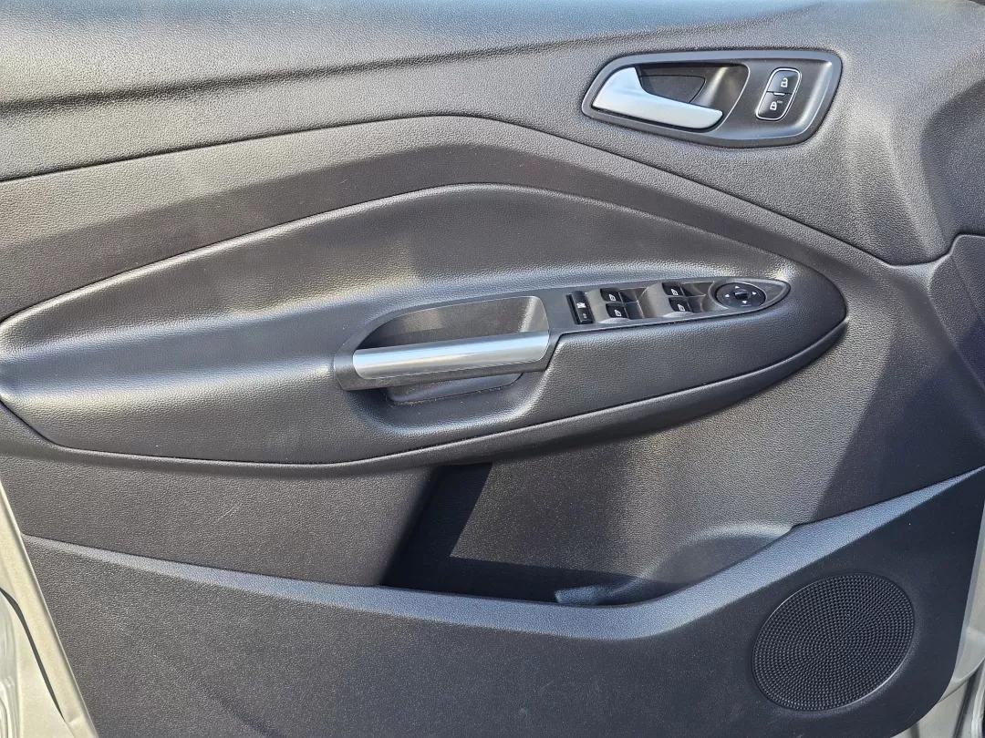 2018 Ford Escape SE (1FMCU0GD5JU) with an Other engine, located at 7000 Northlake Connector, Columbus, GA, 31904, (706) 987-8085, 32.524975, -84.978134 - **Experience Life on the Go with the 2018 Ford Escape SE from Gils Auto!** <br /> <br /> Are you looking for the perfect vehicle that fits your adventurous lifestyle while providing the comfort and reliability you need? The 2018 Ford Escape SE is a versatile SUV designed for everything from family o - Photo#8