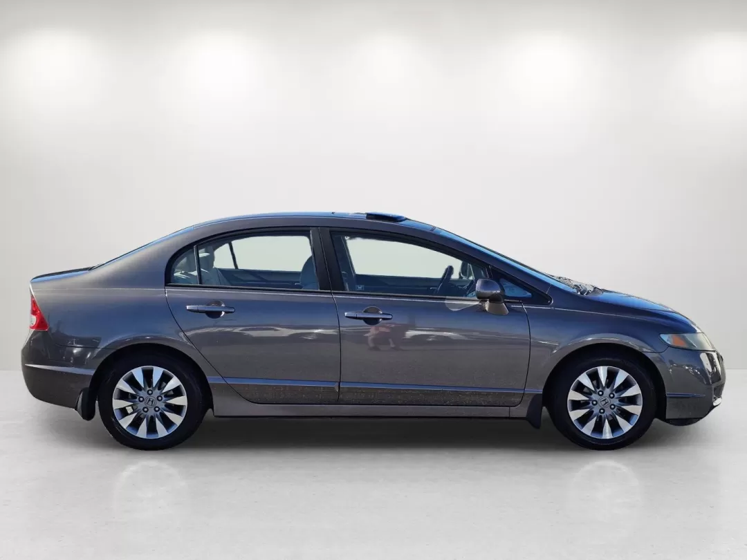 2011 Honda Civic Sdn EX (19XFA1F84BE) with an Other engine, located at 1430 Gateway Drive, Opelika, AL, 36801, (334) 239-0944, 32.637871, -85.409790 - **Experience the Road Like Never Before with This 2011 Honda Civic EX Perfect for Commuters and Families Alike!**<br /> <br /> Are you in the market for a reliable vehicle that seamlessly blends style, comfort, and affordability? Look no further than this stunning 2011 Honda Civic Sedan EX, availab - Photo#3