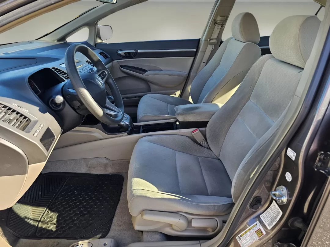 2011 Honda Civic Sdn EX (19XFA1F84BE) with an Other engine, located at 1430 Gateway Drive, Opelika, AL, 36801, (334) 239-0944, 32.637871, -85.409790 - **Experience the Road Like Never Before with This 2011 Honda Civic EX Perfect for Commuters and Families Alike!**<br /> <br /> Are you in the market for a reliable vehicle that seamlessly blends style, comfort, and affordability? Look no further than this stunning 2011 Honda Civic Sedan EX, availab - Photo#9