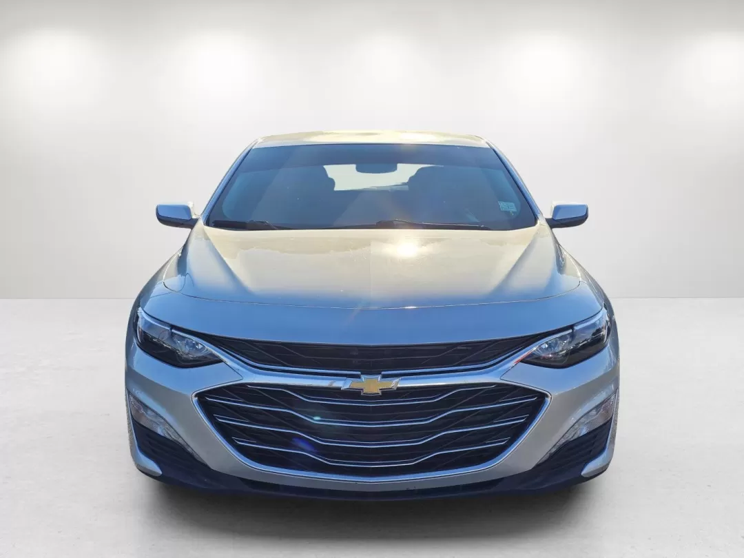 2019 /Jet Black Chevrolet Malibu LT (1G1ZD5ST9KF) with an Other engine, located at 1430 Gateway Drive, Opelika, AL, 36801, (334) 239-0944, 32.637871, -85.409790 - Discover the perfect blend of style, efficiency, and technology with this 2019 Chevrolet Malibu LT, now available at Gils Auto in Phenix City, AL! If you're looking for a reliable sedan that excels in daily commutes, weekend adventures, or family outings, this Malibu is an excellent choice. With its - Photo#1