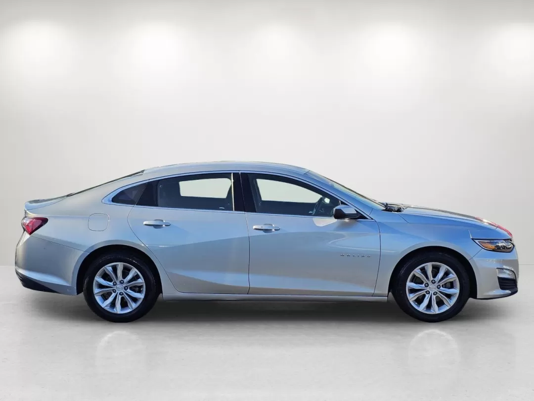 2019 /Jet Black Chevrolet Malibu LT (1G1ZD5ST9KF) with an Other engine, located at 1430 Gateway Drive, Opelika, AL, 36801, (334) 239-0944, 32.637871, -85.409790 - Discover the perfect blend of style, efficiency, and technology with this 2019 Chevrolet Malibu LT, now available at Gils Auto in Phenix City, AL! If you're looking for a reliable sedan that excels in daily commutes, weekend adventures, or family outings, this Malibu is an excellent choice. With its - Photo#3