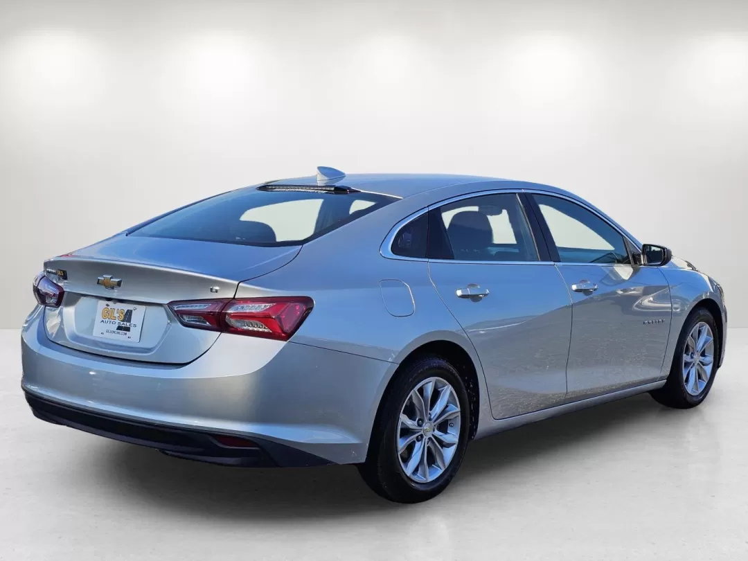 2019 /Jet Black Chevrolet Malibu LT (1G1ZD5ST9KF) with an Other engine, located at 1430 Gateway Drive, Opelika, AL, 36801, (334) 239-0944, 32.637871, -85.409790 - Discover the perfect blend of style, efficiency, and technology with this 2019 Chevrolet Malibu LT, now available at Gils Auto in Phenix City, AL! If you're looking for a reliable sedan that excels in daily commutes, weekend adventures, or family outings, this Malibu is an excellent choice. With its - Photo#4