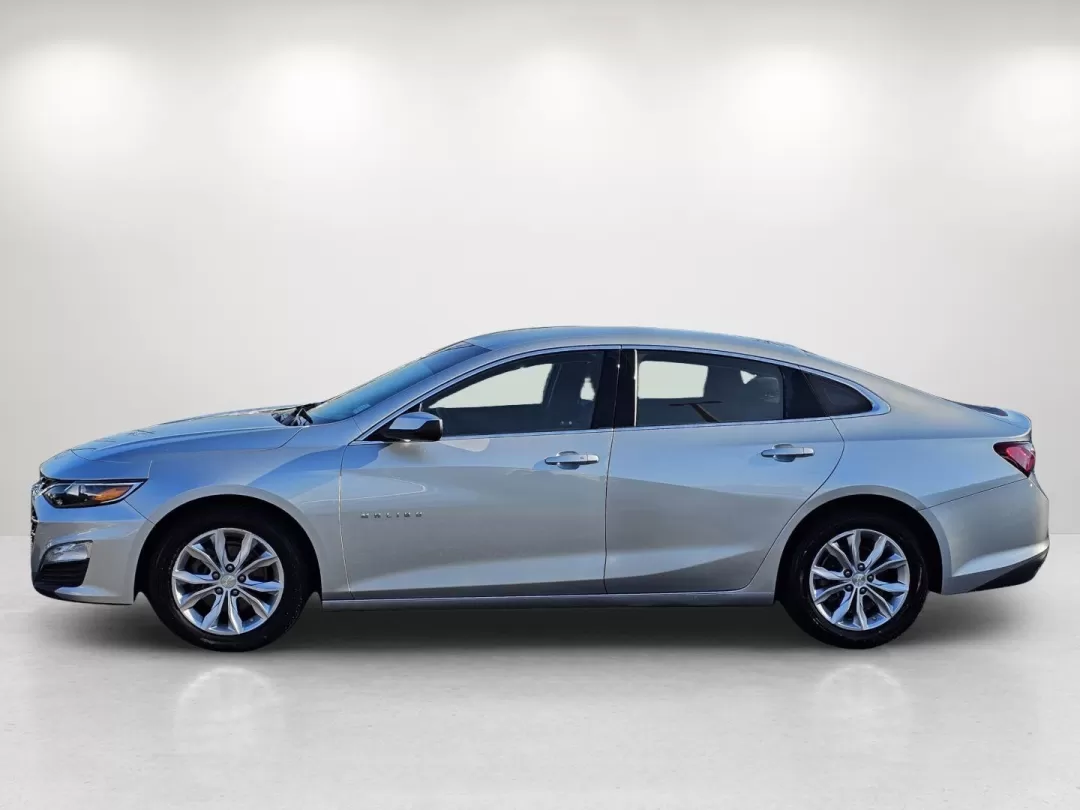 2019 /Jet Black Chevrolet Malibu LT (1G1ZD5ST9KF) with an Other engine, located at 1430 Gateway Drive, Opelika, AL, 36801, (334) 239-0944, 32.637871, -85.409790 - Discover the perfect blend of style, efficiency, and technology with this 2019 Chevrolet Malibu LT, now available at Gils Auto in Phenix City, AL! If you're looking for a reliable sedan that excels in daily commutes, weekend adventures, or family outings, this Malibu is an excellent choice. With its - Photo#7