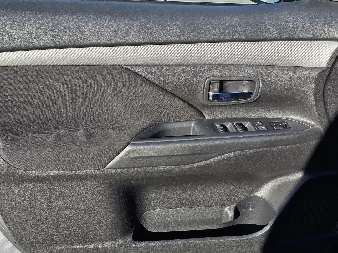 2018 Mitsubishi Outlander ES (JA4AZ3A36JZ) with an Other engine, located at 3959 U.S. 80 W, Phenix City, AL, 36870, (334) 297-4885, 32.469296, -85.135185 - Are you ready to elevate your family's adventures and daily commutes? The 2018 Mitsubishi Outlander is the perfect SUV for growing families and those who love weekend getaways. With its spacious interior, advanced safety features, and impressive four-wheel drive capabilities, this vehicle is designe - Photo#8