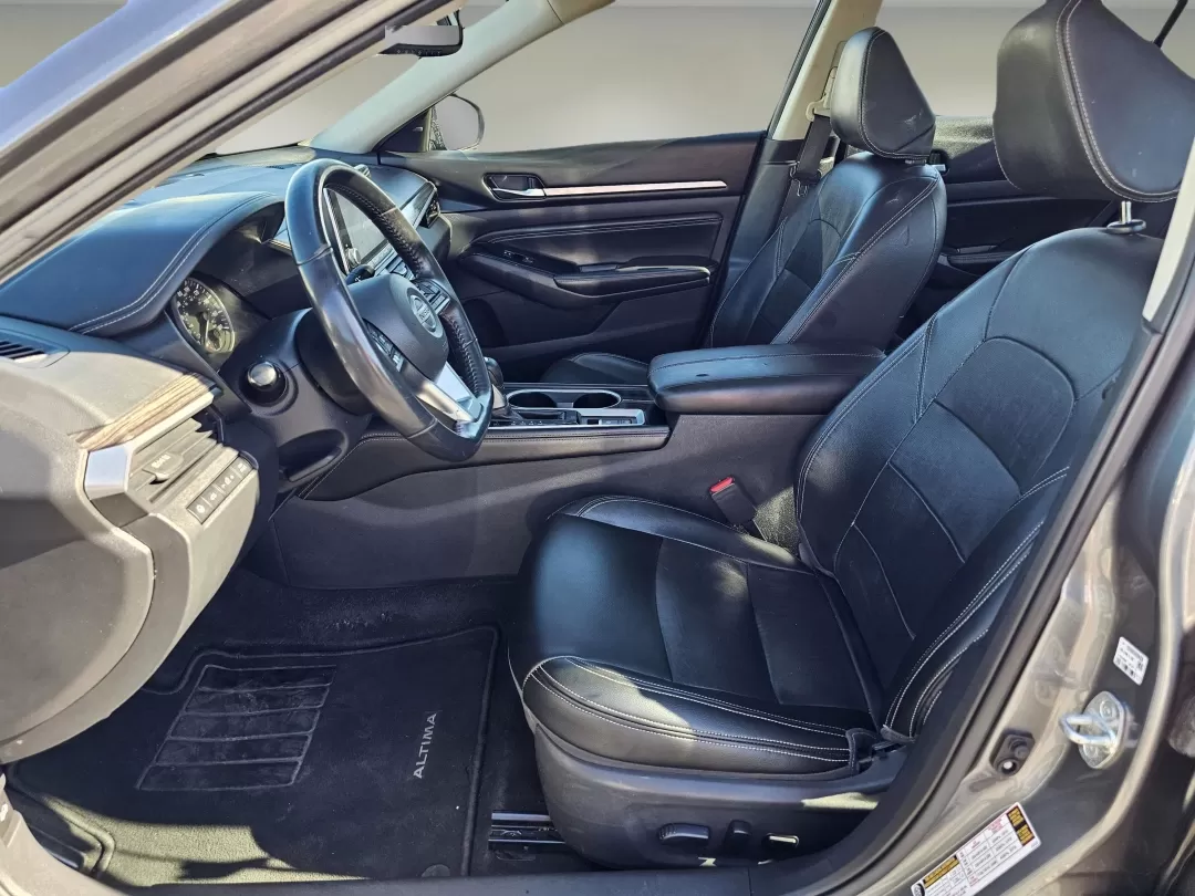 2020 /Charcoal Nissan Altima 2.0 Platinum (1N4AL4FV3LC) with an Other engine, located at 1430 Gateway Drive, Opelika, AL, 36801, (334) 239-0944, 32.637871, -85.409790 - **Experience the 2020 Nissan Altima 2.0 Platinum: Your Ideal Sedan for Modern Living!**<br /> <br /> Are you searching for a vehicle that perfectly combines style, reliability, and modern features? Look no further than the stunning 2020 Nissan Altima 2.0 Platinum, available now at Gils Auto in Opeli - Photo#10