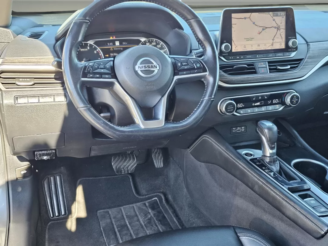 2020 /Charcoal Nissan Altima 2.0 Platinum (1N4AL4FV3LC) with an Other engine, located at 1430 Gateway Drive, Opelika, AL, 36801, (334) 239-0944, 32.637871, -85.409790 - **Experience the 2020 Nissan Altima 2.0 Platinum: Your Ideal Sedan for Modern Living!**<br /> <br /> Are you searching for a vehicle that perfectly combines style, reliability, and modern features? Look no further than the stunning 2020 Nissan Altima 2.0 Platinum, available now at Gils Auto in Opeli - Photo#15