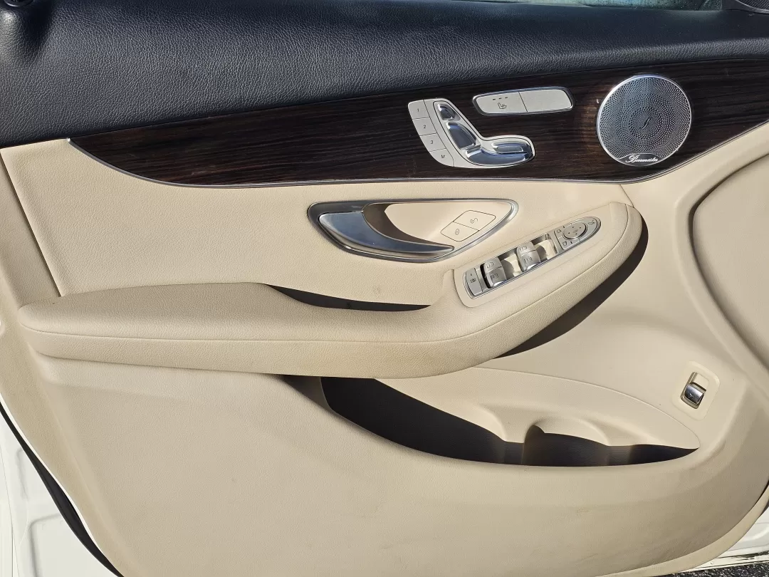 2021 Mercedes-Benz GLC GLC 300 (W1N0G8DB9MV) with an Other engine, located at 3959 U.S. 80 W, Phenix City, AL, 36870, (334) 297-4885, 32.469296, -85.135185 - ### Adventure Awaits with the 2021 Mercedes-Benz GLC 300 at Gils Auto!<br /> <br /> Are you ready to elevate your driving experience? Whether you're navigating the bustling streets of Phenix City, AL, commuting to work, or taking weekend road trips with family and friends, the 2021 Mercedes-Benz GLC - Photo#8