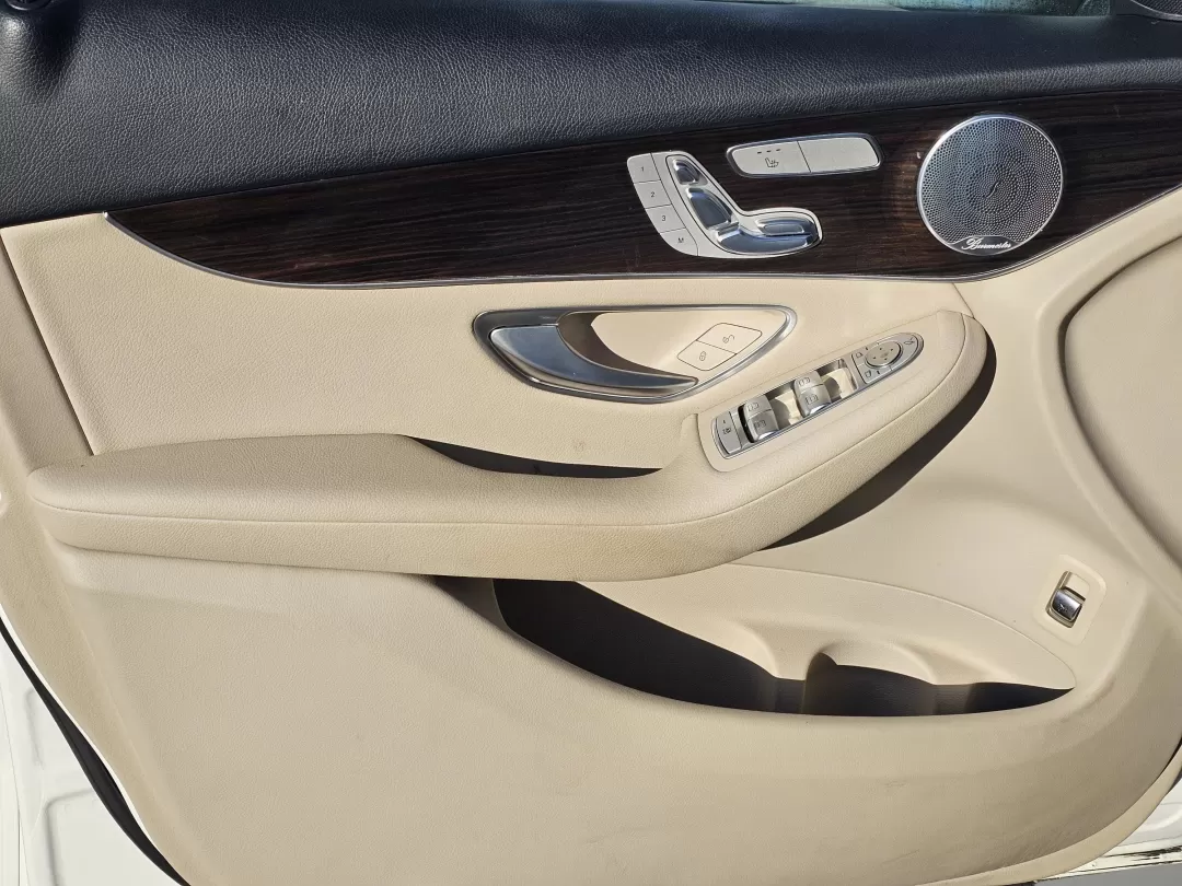 2021 Mercedes-Benz GLC GLC 300 (W1N0G8DB9MV) with an Other engine, located at 521 Old Farm Lane Rd, Prattville, AL, 36066, (334) 325-1505, 32.482460, -86.416367 - ### Adventure Awaits with the 2021 Mercedes-Benz GLC 300 at Gils Auto!<br /> <br /> Are you ready to elevate your driving experience? Whether you're navigating the bustling streets of Phenix City, AL, commuting to work, or taking weekend road trips with family and friends, the 2021 Mercedes-Benz GLC - Photo#8