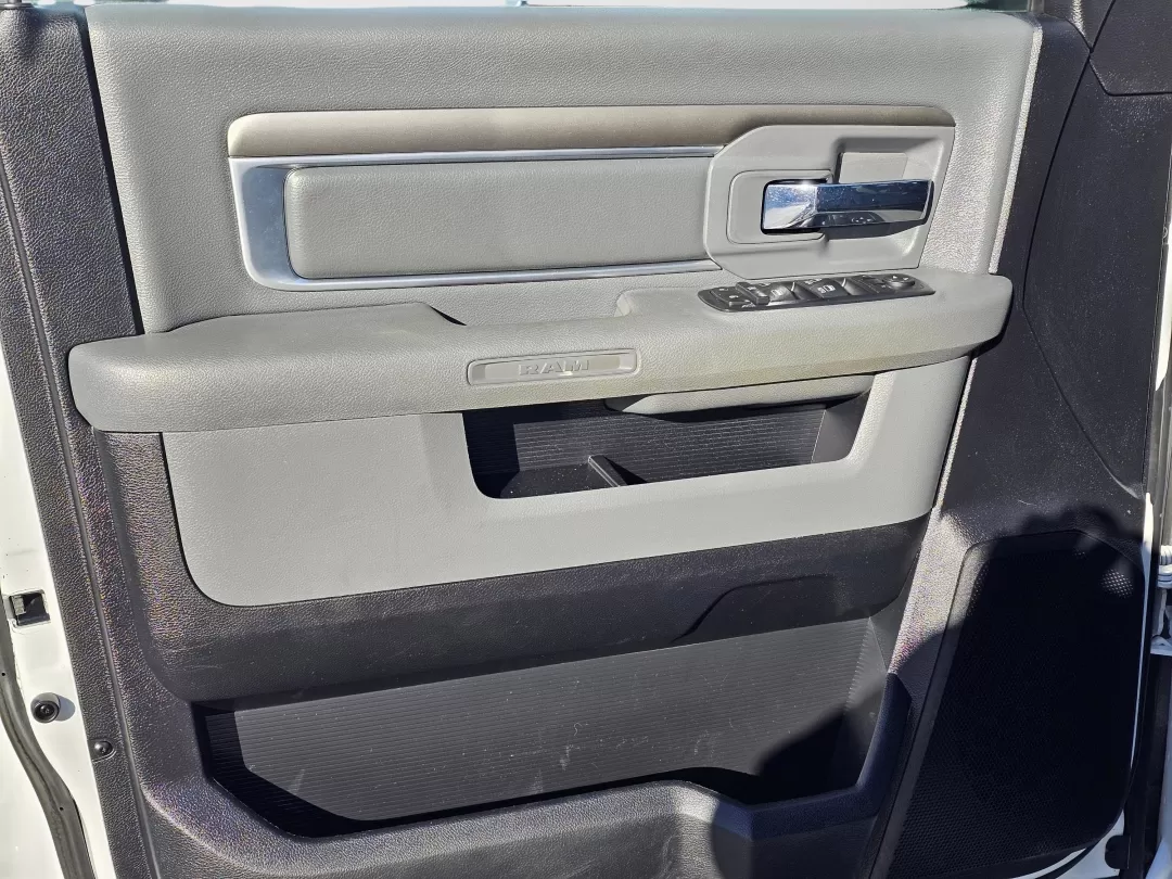 2016 /Diesel Gray/Black Ram 2500 SLT (3C6TR5DT2GG) with an Other engine, located at 1430 Gateway Drive, Opelika, AL, 36801, (334) 239-0944, 32.637871, -85.409790 - 2016 Ram 2500 SLT - Photo#8