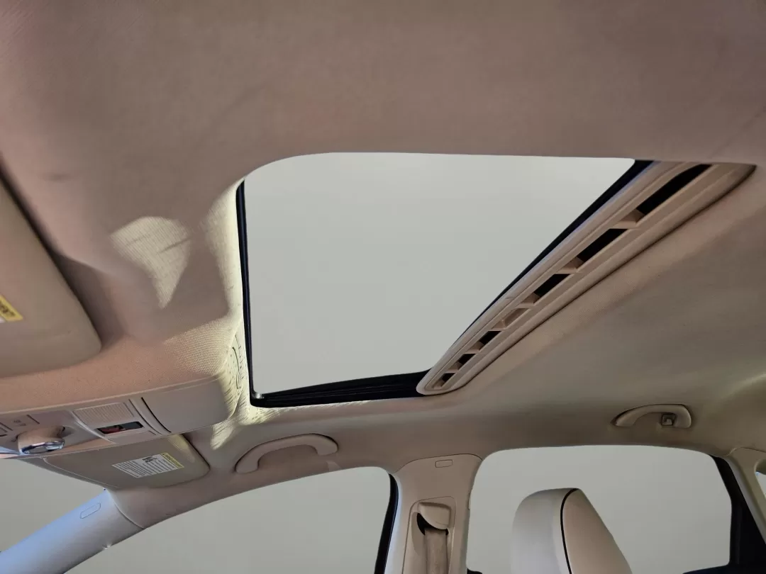 2018 Volkswagen Passat 2.0T SE (1VWBA7A36JC) with an Other engine, located at 7000 Northlake Connector, Columbus, GA, 31904, (706) 987-8085, 32.524975, -84.978134 - Looking for a reliable sedan that fits seamlessly into your busy lifestyle? Meet the 2018 Volkswagen Passat, the perfect vehicle for anyone navigating the daily hustle of work commutes, family outings, or weekend adventures. This stylish red sedan is not just a means of transport; it's a statement o - Photo#11