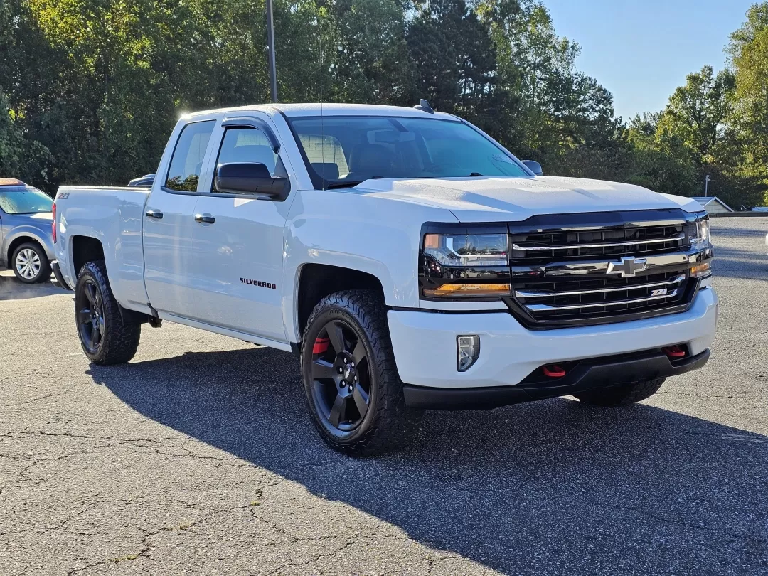 2017 /Jet Black Chevrolet Silverado 1500 LT (1GCVKREC3HZ) with an Other engine, located at 3959 U.S. 80 W, Phenix City, AL, 36870, (334) 297-4885, 32.469296, -85.135185 - Experience the thrill of adventure with the 2017 Chevrolet Silverado 1500 LT Extended Cab Pickup, available now at Gils Auto, your trusted Buy Here Pay Here dealership located at 3959 U.S. 80 W, Phenix City, AL 36870. With its rugged design and power-packed performance, this truck is perfect for wee - Photo#2