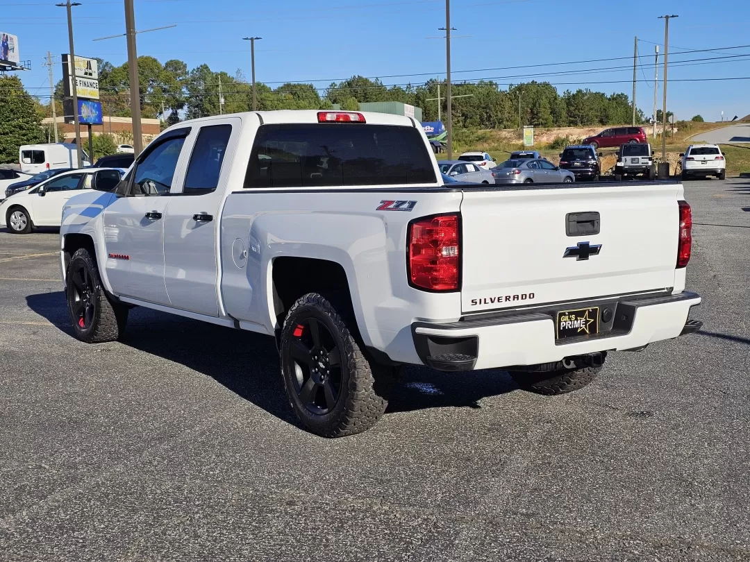 2017 /Jet Black Chevrolet Silverado 1500 LT (1GCVKREC3HZ) with an Other engine, located at 3959 U.S. 80 W, Phenix City, AL, 36870, (334) 297-4885, 32.469296, -85.135185 - Experience the thrill of adventure with the 2017 Chevrolet Silverado 1500 LT Extended Cab Pickup, available now at Gils Auto, your trusted Buy Here Pay Here dealership located at 3959 U.S. 80 W, Phenix City, AL 36870. With its rugged design and power-packed performance, this truck is perfect for wee - Photo#6