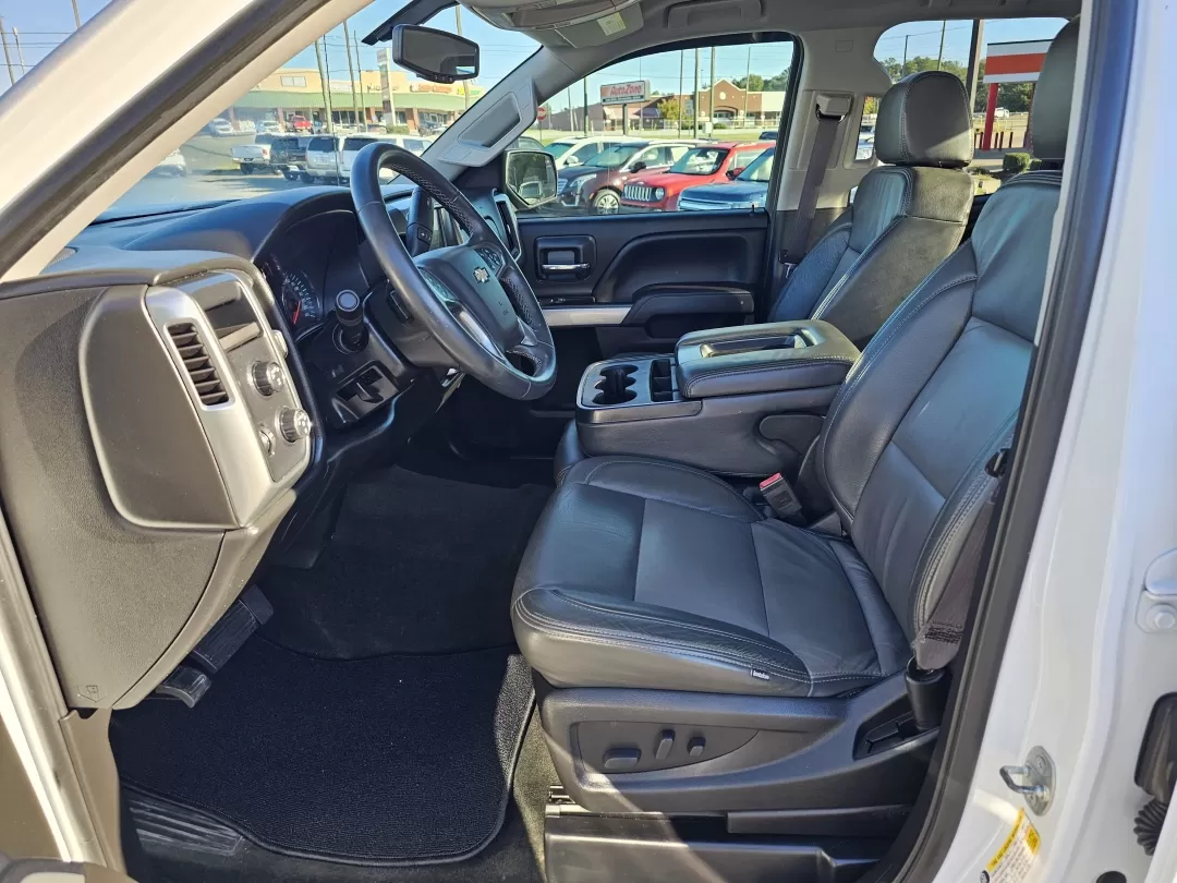 2017 /Jet Black Chevrolet Silverado 1500 LT (1GCVKREC3HZ) with an Other engine, located at 3959 U.S. 80 W, Phenix City, AL, 36870, (334) 297-4885, 32.469296, -85.135185 - Experience the thrill of adventure with the 2017 Chevrolet Silverado 1500 LT Extended Cab Pickup, available now at Gils Auto, your trusted Buy Here Pay Here dealership located at 3959 U.S. 80 W, Phenix City, AL 36870. With its rugged design and power-packed performance, this truck is perfect for wee - Photo#9