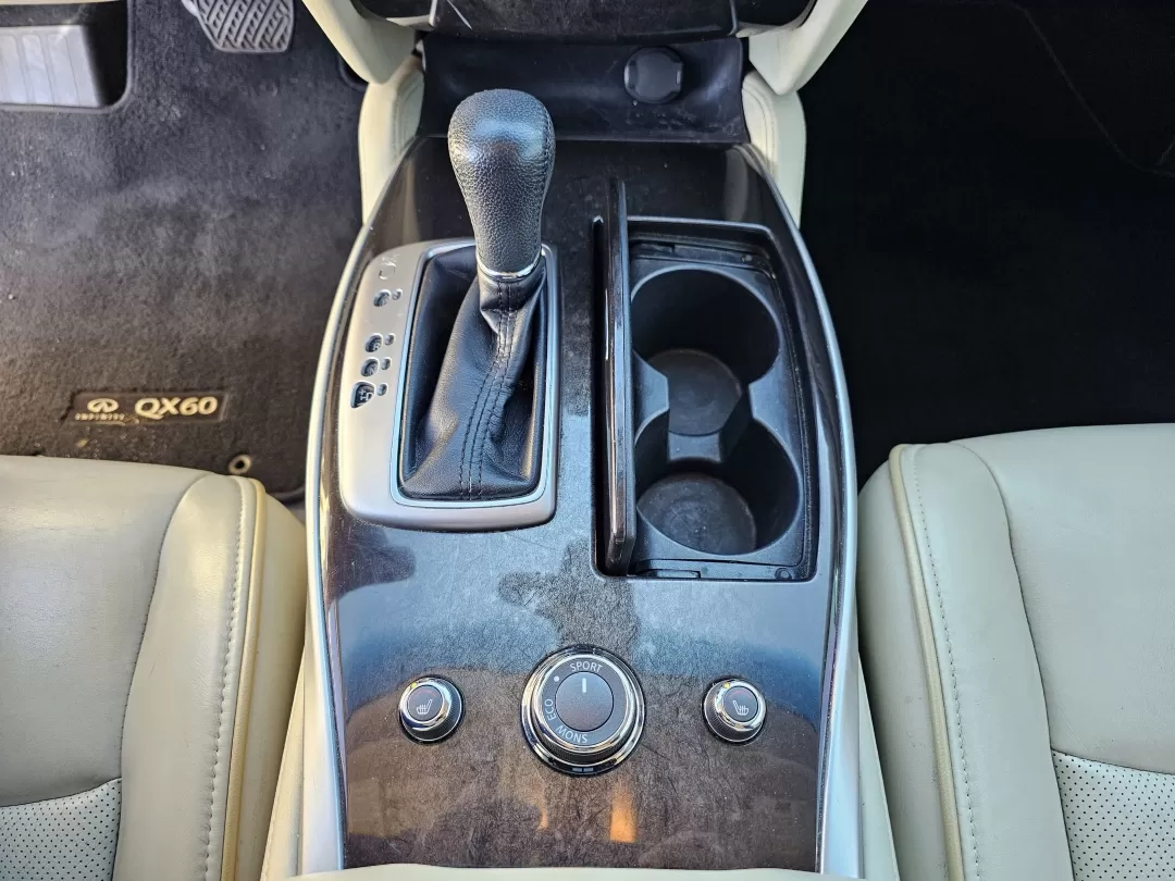 2015 /Wheat Infiniti QX60 (5N1AL0MN8FC) with an Other engine, located at 3959 U.S. 80 W, Phenix City, AL, 36870, (334) 297-4885, 32.469296, -85.135185 - **Explore the Perfect Family SUV: 2015 Infiniti QX60 at Gils Auto - Phenix City**<br /> <br /> Are you searching for the ideal family SUV that seamlessly combines comfort, safety, and style? Look no further! Presenting the 2015 Infiniti QX60, a vehicle designed for growing families and adventurers a - Photo#12
