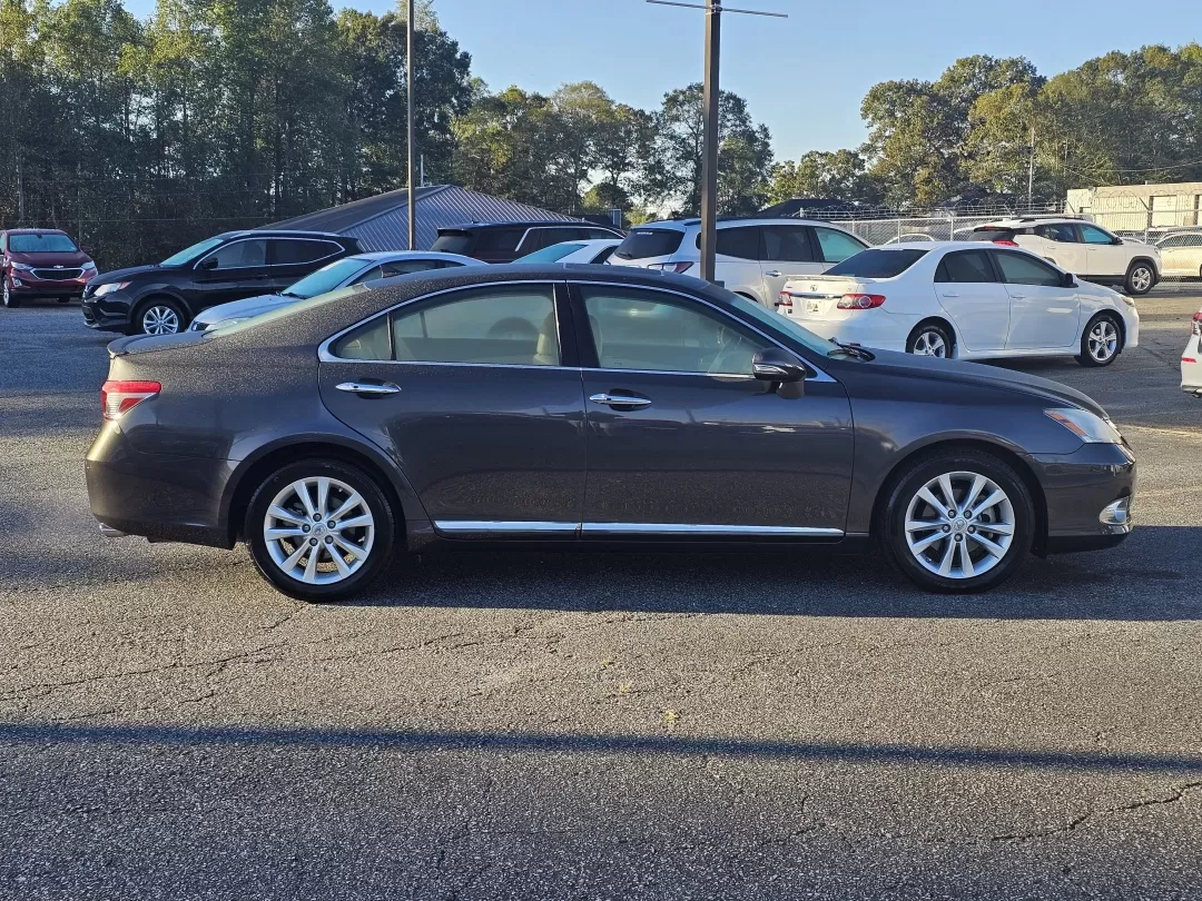 2011 Lexus ES 350 (JTHBK1EG5B2) with an Other engine, located at 804 22nd Ave, Phenix City, AL, 36870, (334) 297-1860, 32.484749, -85.024475 - Discover the perfect blend of style and comfort with this stunning 2011 Lexus ES 350, available now at Gils Auto - Phenix City #2. Located in the heart of Phenix City, AL at 804 22nd Ave, we specialize in providing exceptional vehicles to our community with our Buy Here Pay Here financing options, m - Photo#3
