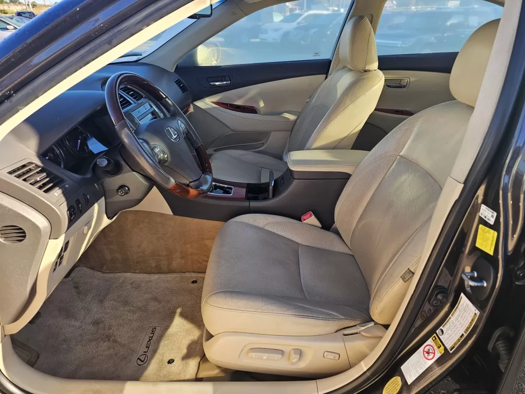 2011 Lexus ES 350 (JTHBK1EG5B2) with an Other engine, located at 804 22nd Ave, Phenix City, AL, 36870, (334) 297-1860, 32.484749, -85.024475 - Discover the perfect blend of style and comfort with this stunning 2011 Lexus ES 350, available now at Gils Auto - Phenix City #2. Located in the heart of Phenix City, AL at 804 22nd Ave, we specialize in providing exceptional vehicles to our community with our Buy Here Pay Here financing options, m - Photo#9