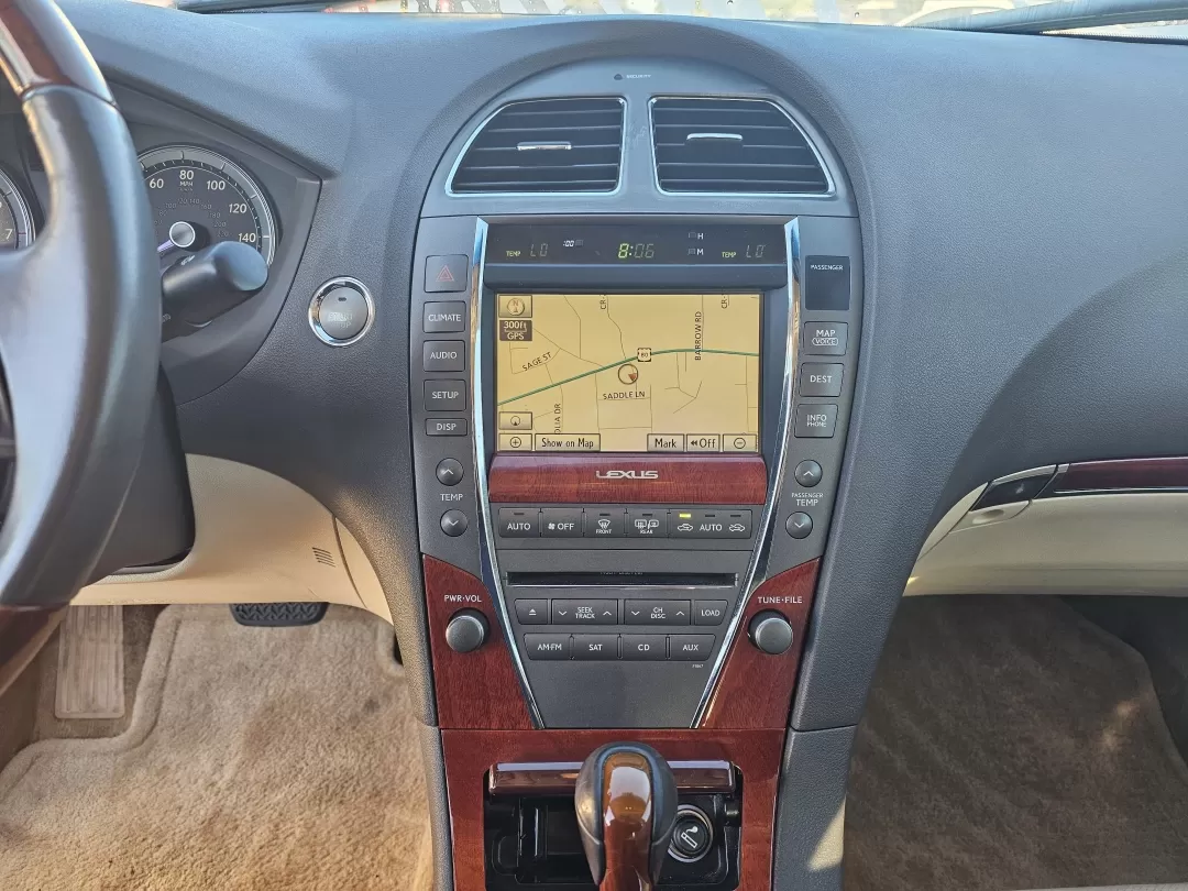 2011 Lexus ES 350 (JTHBK1EG5B2) with an Other engine, located at 804 22nd Ave, Phenix City, AL, 36870, (334) 297-1860, 32.484749, -85.024475 - Discover the perfect blend of style and comfort with this stunning 2011 Lexus ES 350, available now at Gils Auto - Phenix City #2. Located in the heart of Phenix City, AL at 804 22nd Ave, we specialize in providing exceptional vehicles to our community with our Buy Here Pay Here financing options, m - Photo#11