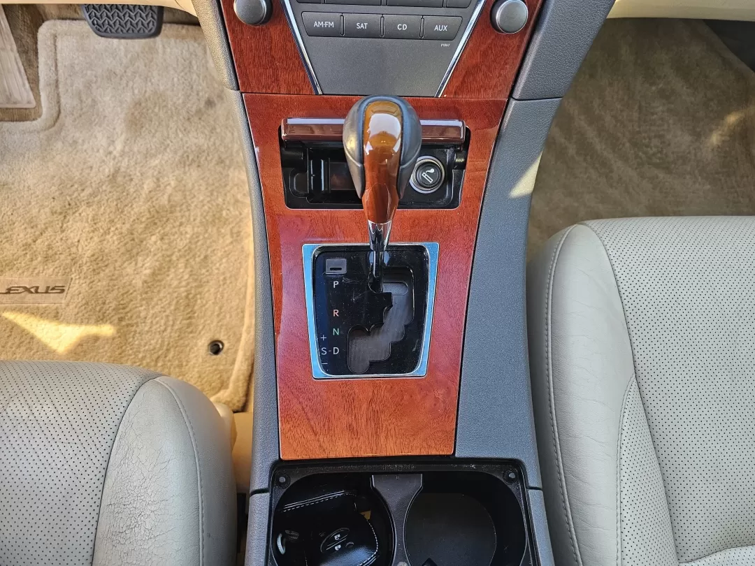 2011 Lexus ES 350 (JTHBK1EG5B2) with an Other engine, located at 804 22nd Ave, Phenix City, AL, 36870, (334) 297-1860, 32.484749, -85.024475 - Discover the perfect blend of style and comfort with this stunning 2011 Lexus ES 350, available now at Gils Auto - Phenix City #2. Located in the heart of Phenix City, AL at 804 22nd Ave, we specialize in providing exceptional vehicles to our community with our Buy Here Pay Here financing options, m - Photo#12
