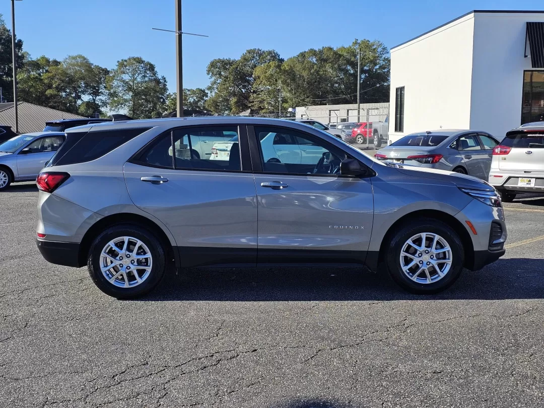2023 /Medium Ash Gray Chevrolet Equinox LS (3GNAXHEG0PL) with an Other engine, located at 3959 U.S. 80 W, Phenix City, AL, 36870, (334) 297-4885, 32.469296, -85.135185 - **Discover Your Next Adventure with the 2023 Chevrolet Equinox LS at Gils Auto!**<br /> <br /> Are you ready to elevate your family outings, weekend getaways, or daily commutes? The 2023 Chevrolet Equinox LS is the perfect companion for those who crave versatility and comfort without compromising on - Photo#3