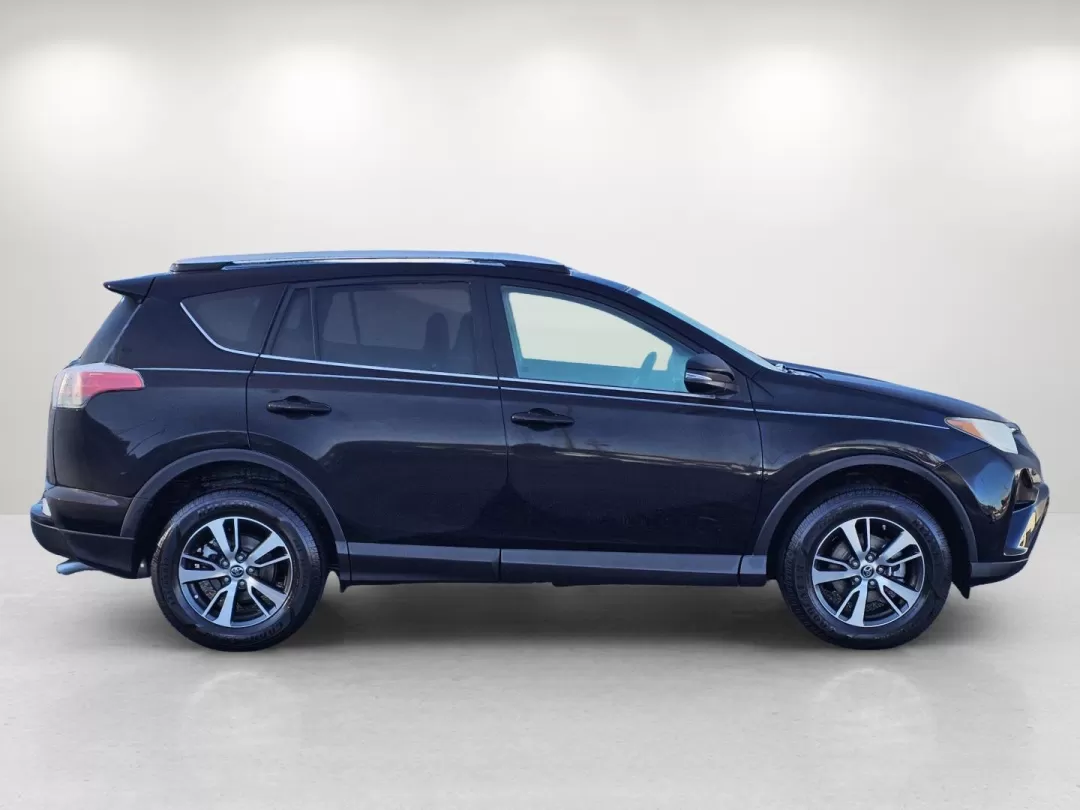 2018 Toyota RAV4 XLE (2T3RFREV3JW) with an Other engine, located at 1430 Gateway Drive, Opelika, AL, 36801, (334) 239-0944, 32.637871, -85.409790 - **Discover Adventure with the 2018 Toyota RAV4 Your Perfect SUV for Family Road Trips and Daily Commutes!**<br /> <br /> Are you ready to embrace freedom and adventure while ensuring safety and comfort for your family? Look no further than this stunning 2018 Toyota RAV4, available at Gils Auto in P - Photo#4