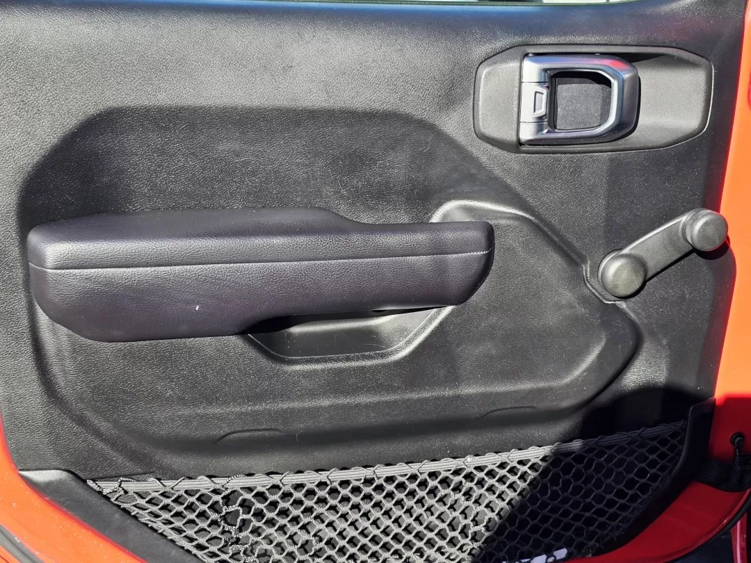 2018 /Black Jeep Wrangler Sport (1C4HJXDG9JW) with an Other engine, located at 3959 U.S. 80 W, Phenix City, AL, 36870, (334) 297-4885, 32.469296, -85.135185 - **Unleash Adventure with This 2018 Jeep Wrangler Sport! Perfect for Weekend Warriors and Daily Commuters Alike!**<br /> <br /> If you're searching for a versatile vehicle that can seamlessly transition from daily commutes to thrilling weekend adventures, look no further than this stunning 2018 Jeep - Photo#8