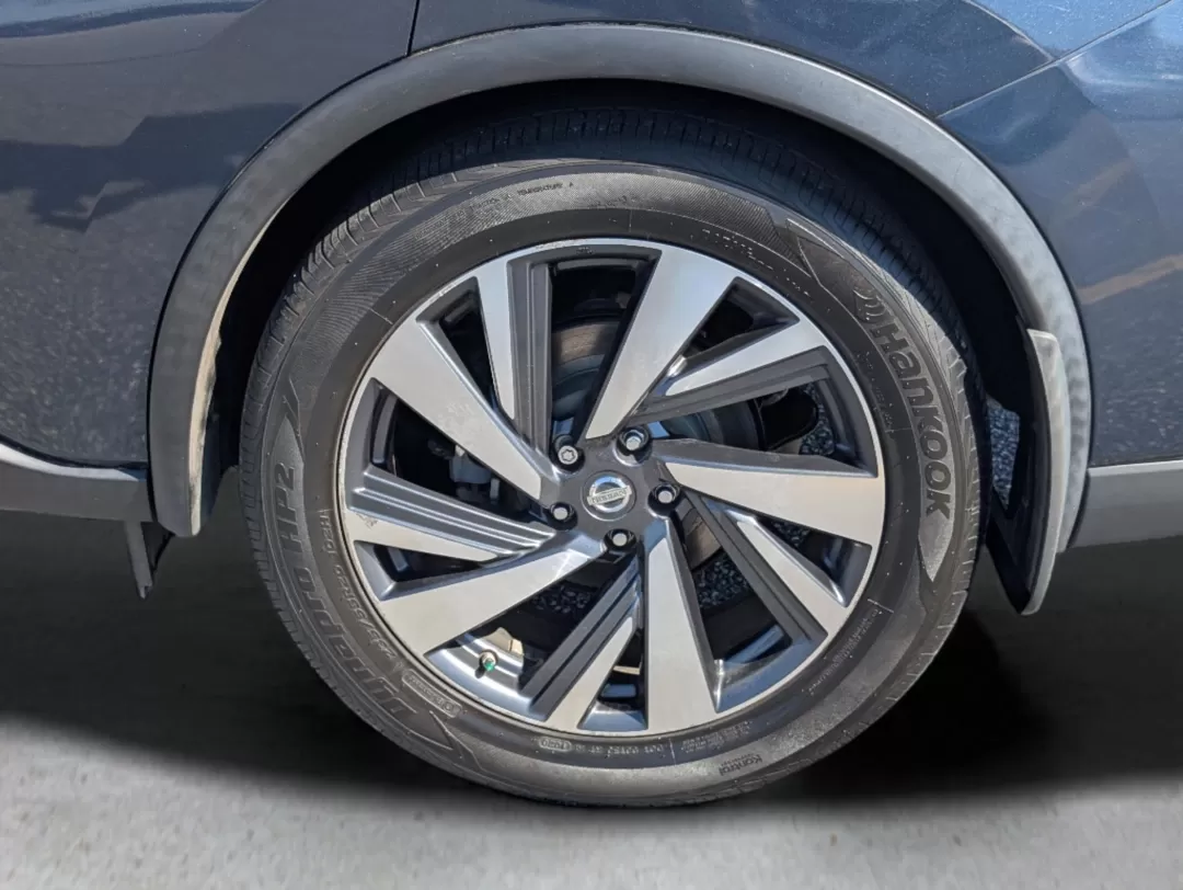 2016 /Beige Nissan Murano Platinum (5N1AZ2MG4GN) with an Other engine, located at 5115 14th Ave., Columbus, GA, 31904, (706) 323-0345, 32.511494, -84.971046 - Elevate your driving experience with the 2016 Nissan Murano Platinum, now available at Gils Auto in Phenix City, AL. Imagine cruising down the scenic U.S. 80 W, your family comfortably settled in the spacious interior of this stylish SUV, complete with luxurious beige leather-appointed seats and a p - Photo#8