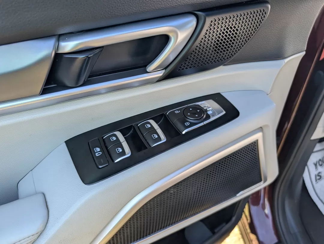 2021 /Gray Kia Telluride S (5XYP6DHC1MG) with an Other engine, located at 521 Old Farm Lane Rd, Prattville, AL, 36066, (334) 325-1505, 32.482460, -86.416367 - **Discover Your Next Adventure with the 2021 Kia Telluride S at Gils Auto in Phenix City, AL!**<br /> <br /> Are you ready to elevate your family road trips, weekend getaways, or daily commutes? The 2021 Kia Telluride S is the perfect companion for anyone seeking a blend of style, space, and advance - Photo#9