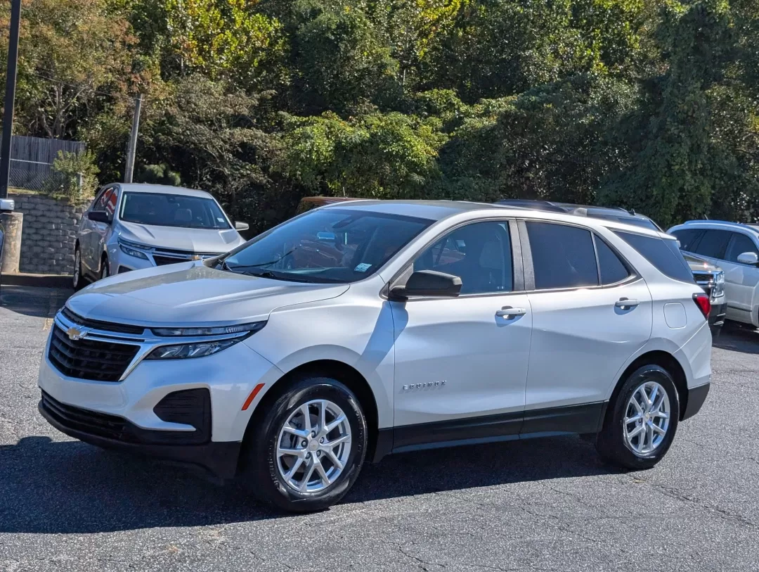 2022 /Medium Ash Gray Chevrolet Equinox LS (3GNAXHEV9NS) with an Other engine, located at 5115 14th Ave., Columbus, GA, 31904, (706) 323-0345, 32.511494, -84.971046 - **Discover Your Perfect Adventure Companion: 2022 Chevrolet Equinox LS at Gils Auto!**<br /> <br /> Are you in search of a reliable SUV that fits seamlessly into your active lifestyle? Look no further than the 2022 Chevrolet Equinox LS, now available at Gils Auto in Phenix City, AL. This versatile s - Photo#7