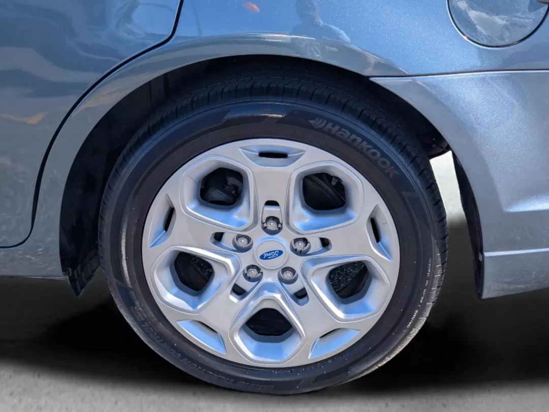 2011 Ford Fusion SE (3FAHP0HA3BR) with an Other engine, located at 7000 Northlake Connector, Columbus, GA, 31904, (706) 987-8085, 32.524975, -84.978134 - ### Discover Your Perfect Ride: 2011 Ford Fusion SE at Gils Auto<br /> <br /> Are you in search of a reliable sedan that seamlessly fits into your everyday lifestyle? Whether you're commuting to work, running errands, or taking the kids to soccer practice, the 2011 Ford Fusion SE is the vehicle that - Photo#8