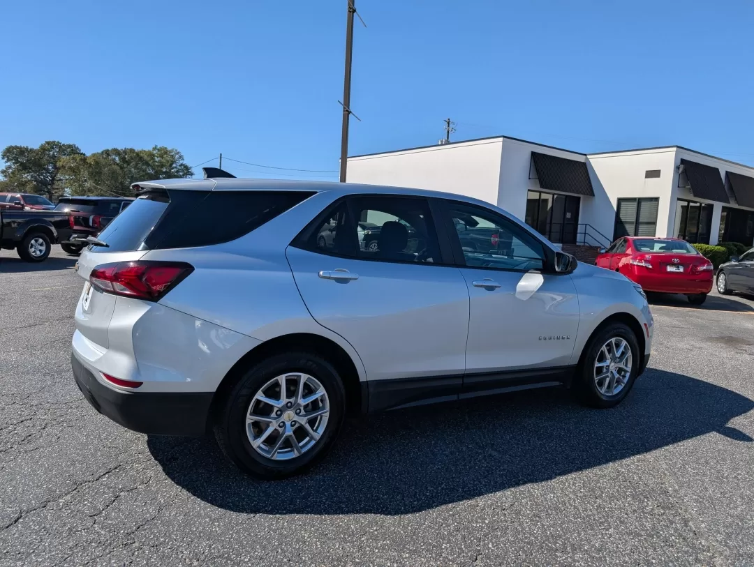 2022 /Medium Ash Gray Chevrolet Equinox LS (2GNAXHEV7N6) with an Other engine, located at 804 22nd Ave, Phenix City, AL, 36870, (334) 297-1860, 32.484749, -85.024475 - 2022 Chevrolet Equinox LS - Photo#4