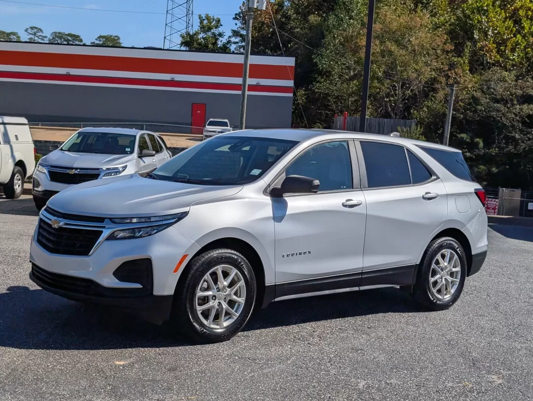 2022 /Medium Ash Gray Chevrolet Equinox LS (2GNAXHEV7N6) with an Other engine, located at 804 22nd Ave, Phenix City, AL, 36870, (334) 297-1860, 32.484749, -85.024475 - 2022 Chevrolet Equinox LS - Photo#7