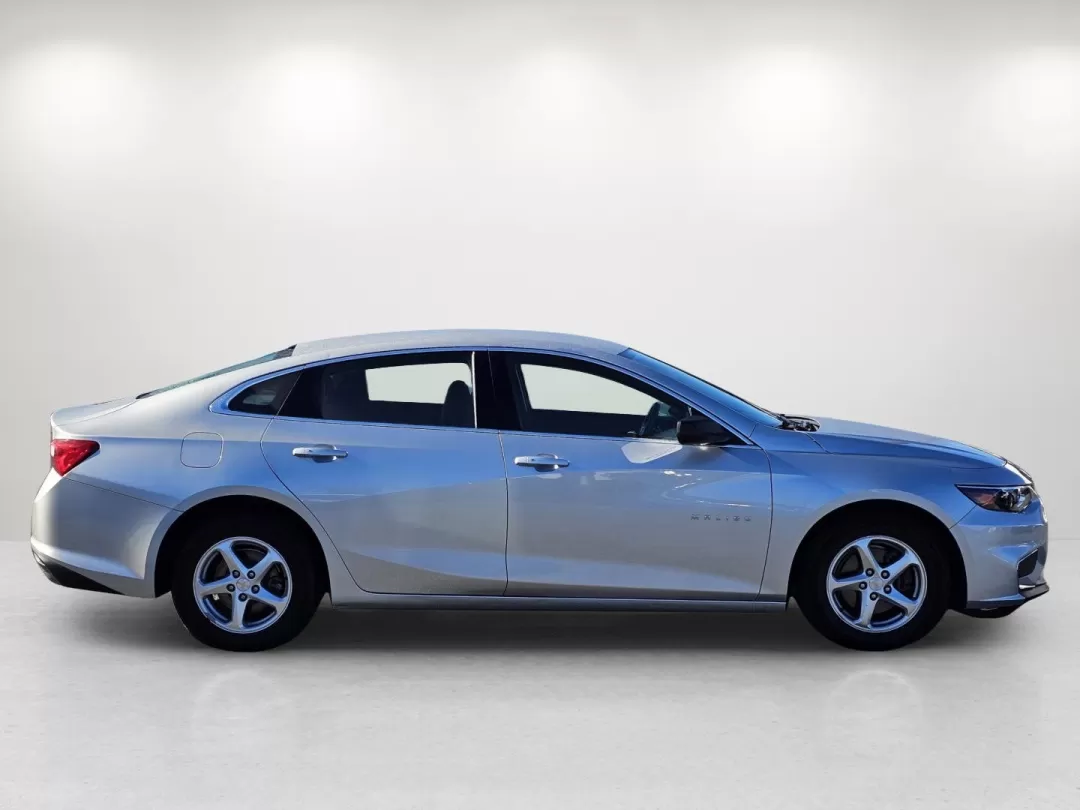 2018 /Jet Black Chevrolet Malibu LS (1G1ZB5ST1JF) with an Other engine, located at 3959 U.S. 80 W, Phenix City, AL, 36870, (334) 297-4885, 32.469296, -85.135185 - **Discover Your New Adventure with the 2018 Chevrolet Malibu at Gils Auto in Prattville, AL!**<br /> <br /> Are you ready to elevate your daily commute or embark on weekend adventures without breaking the bank? Look no further than the 2018 Chevrolet Malibu, available now at Gils Auto! This well-rou - Photo#4