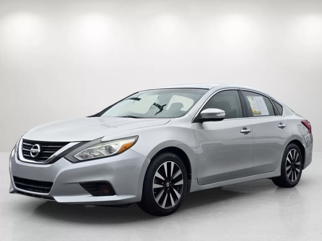 2018 /Charcoal Nissan Altima 2.5 SL (1N4AL3AP4JC) with an Other engine, located at 3959 U.S. 80 W, Phenix City, AL, 36870, (334) 297-4885, 32.469296, -85.135185 - ### Discover the 2018 Nissan Altima 2.5 SL Your Perfect Commuter Companion!<br /> <br /> Are you searching for a reliable vehicle that seamlessly fits into your busy lifestyle? Look no further than this stunning 2018 Nissan Altima 2.5 SL, now available at Gils Auto in Phenix City, AL! This sedan is - Photo#1