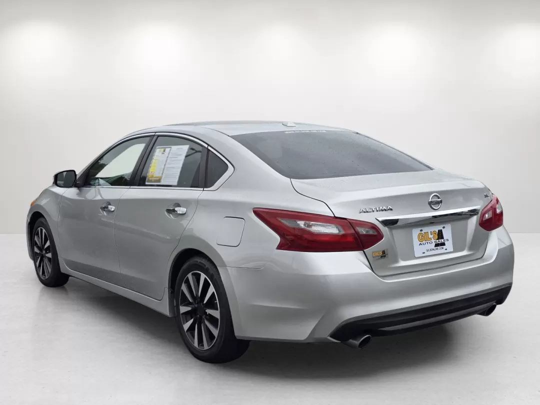 2018 /Charcoal Nissan Altima 2.5 SL (1N4AL3AP4JC) with an Other engine, located at 1430 Gateway Drive, Opelika, AL, 36801, (334) 239-0944, 32.637871, -85.409790 - ### Discover the 2018 Nissan Altima 2.5 SL Your Perfect Commuter Companion!<br /> <br /> Are you searching for a reliable vehicle that seamlessly fits into your busy lifestyle? Look no further than this stunning 2018 Nissan Altima 2.5 SL, now available at Gils Auto in Phenix City, AL! This sedan is - Photo#6