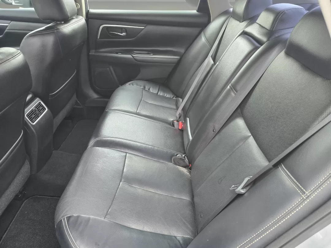 2018 /Charcoal Nissan Altima 2.5 SL (1N4AL3AP4JC) with an Other engine, located at 1430 Gateway Drive, Opelika, AL, 36801, (334) 239-0944, 32.637871, -85.409790 - ### Discover the 2018 Nissan Altima 2.5 SL Your Perfect Commuter Companion!<br /> <br /> Are you searching for a reliable vehicle that seamlessly fits into your busy lifestyle? Look no further than this stunning 2018 Nissan Altima 2.5 SL, now available at Gils Auto in Phenix City, AL! This sedan is - Photo#12