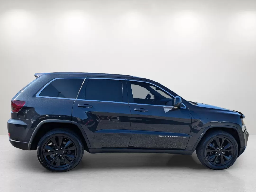 2012 /Dark Graystone/Medium Graystone Jeep Grand Cherokee Laredo Altitude (1C4RJEAG0CC) with an Other engine, located at 804 22nd Ave, Phenix City, AL, 36870, (334) 297-1860, 32.484749, -85.024475 - **Unleash Your Adventurous Spirit with the 2012 Jeep Grand Cherokee Laredo Altitude!**<br /> <br /> Are you looking for the perfect vehicle to elevate your lifestyle? Whether it's weekend getaways, daily commutes, or family road trips, the 2012 Jeep Grand Cherokee Laredo Altitude is designed to meet - Photo#3