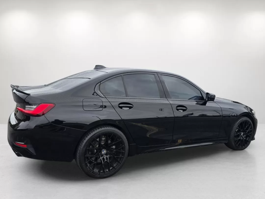 2019 BMW 3 Series 330i (WBA5R1C57KA) with an Other engine, located at 3959 U.S. 80 W, Phenix City, AL, 36870, (334) 297-4885, 32.469296, -85.135185 - **Experience Luxury and Performance with the 2019 BMW 3 Series at Gils Auto Phenix City, AL!**<br /> <br /> Are you ready to elevate your driving experience? This stunning 2019 BMW 3 Series 330i sedan is not just a vehicle; it's a lifestyle upgrade designed for those who appreciate performance, com - Photo#5