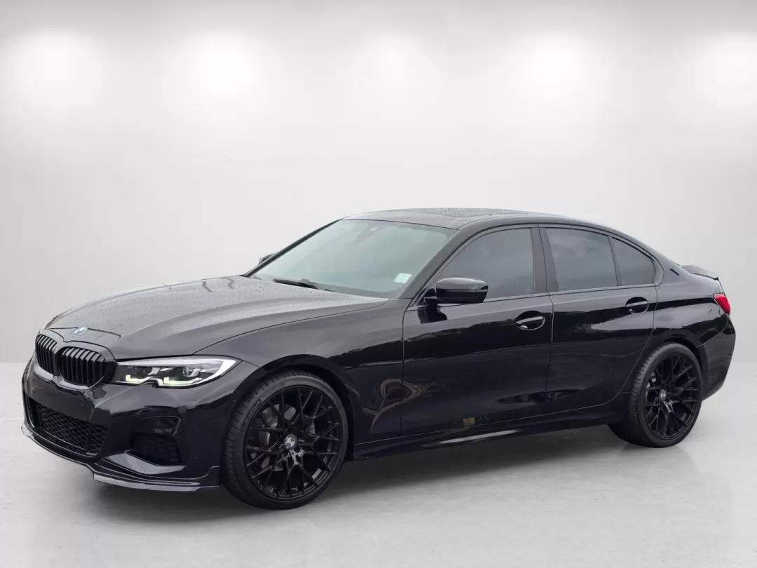 2019 BMW 3 Series 330i (WBA5R1C57KA) with an Other engine, located at 3959 U.S. 80 W, Phenix City, AL, 36870, (334) 297-4885, 32.469296, -85.135185 - **Experience Luxury and Performance with the 2019 BMW 3 Series at Gils Auto Phenix City, AL!**<br /> <br /> Are you ready to elevate your driving experience? This stunning 2019 BMW 3 Series 330i sedan is not just a vehicle; it's a lifestyle upgrade designed for those who appreciate performance, com - Photo#8