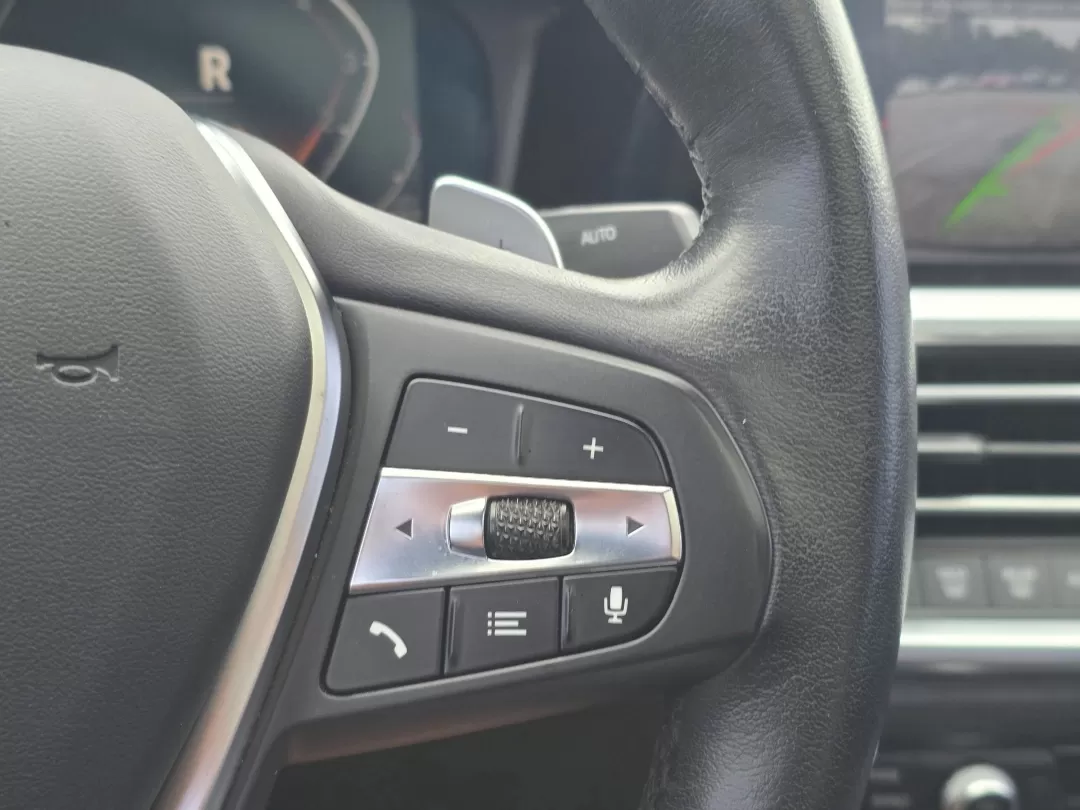 2019 BMW 3 Series 330i (WBA5R1C57KA) with an Other engine, located at 3959 U.S. 80 W, Phenix City, AL, 36870, (334) 297-4885, 32.469296, -85.135185 - **Experience Luxury and Performance with the 2019 BMW 3 Series at Gils Auto Phenix City, AL!**<br /> <br /> Are you ready to elevate your driving experience? This stunning 2019 BMW 3 Series 330i sedan is not just a vehicle; it's a lifestyle upgrade designed for those who appreciate performance, com - Photo#22