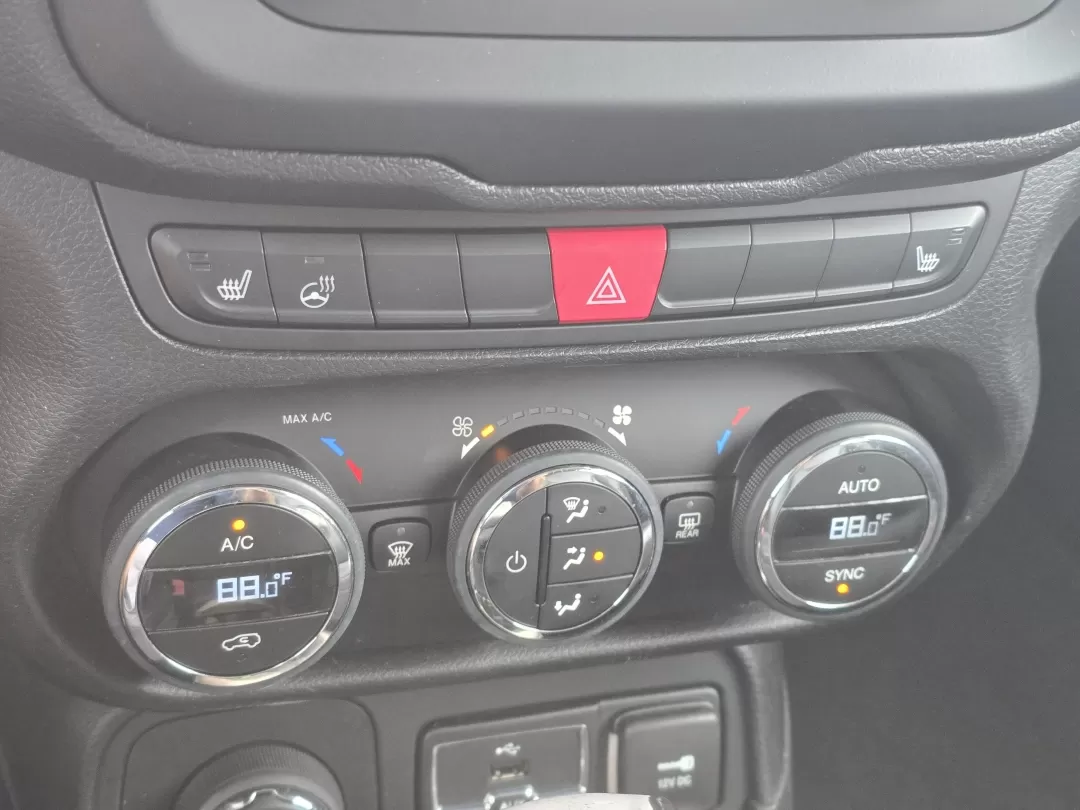 2016 /Black Jeep Renegade Limited (ZACCJBDT2GP) with an Other engine, located at 521 Old Farm Lane Rd, Prattville, AL, 36066, (334) 325-1505, 32.482460, -86.416367 - 2016 Jeep Renegade Limited - Photo#14