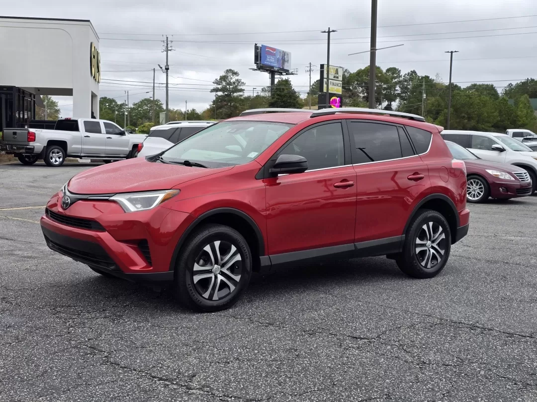 2017 Toyota RAV4 LE (2T3ZFREV7HW) with an Other engine, located at 3959 U.S. 80 W, Phenix City, AL, 36870, (334) 297-4885, 32.469296, -85.135185 - Are you ready to elevate your daily commute or embark on weekend adventures with the perfect SUV? Look no further than this stunning 2017 Toyota RAV4 LE, available now at Gils Auto in Phenix City, AL. Designed for both comfort and versatility, this dynamic vehicle is ideal for growing families, budg - Photo#7