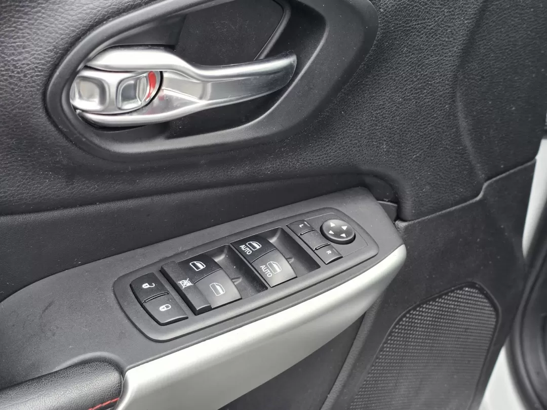 2018 /Black Jeep Cherokee Trailhawk (1C4PJMBX1JD) with an Other engine, located at 3959 U.S. 80 W, Phenix City, AL, 36870, (334) 297-4885, 32.469296, -85.135185 - **Unleash Adventure with the 2018 Jeep Cherokee Trailhawk Your Perfect Companion for Every Journey!**<br /> <br /> Are you ready to elevate your outdoor escapades or simply enhance your daily commute? Look no further than the 2018 Jeep Cherokee Trailhawk, available now at Gils Auto in Phenix City, - Photo#10