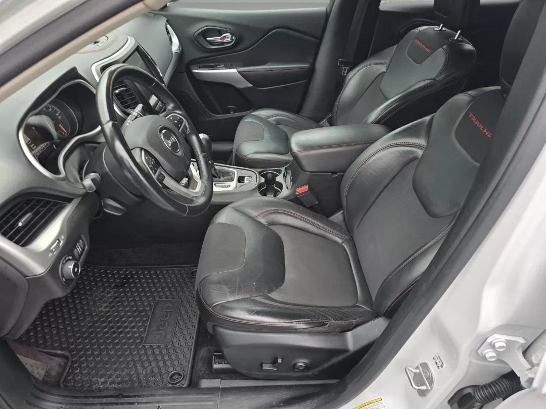 2018 /Black Jeep Cherokee Trailhawk (1C4PJMBX1JD) with an Other engine, located at 3959 U.S. 80 W, Phenix City, AL, 36870, (334) 297-4885, 32.469296, -85.135185 - **Unleash Adventure with the 2018 Jeep Cherokee Trailhawk Your Perfect Companion for Every Journey!**<br /> <br /> Are you ready to elevate your outdoor escapades or simply enhance your daily commute? Look no further than the 2018 Jeep Cherokee Trailhawk, available now at Gils Auto in Phenix City, - Photo#12